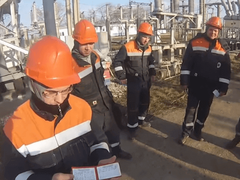 Купить удостоверение по электробезопасности в Новосибирске – возможность обойтись без штрафа при проверке.